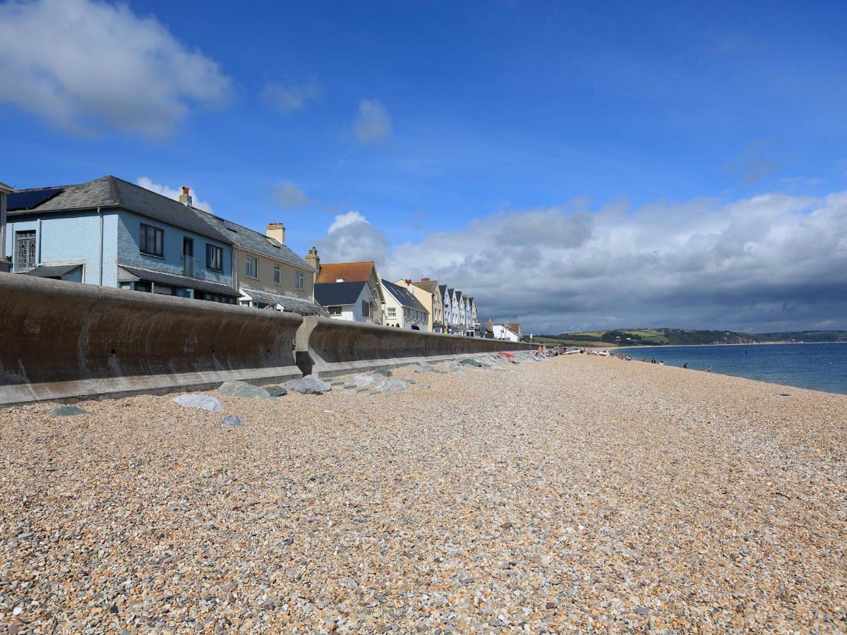 1 At The Beach Beesands Luaran gambar